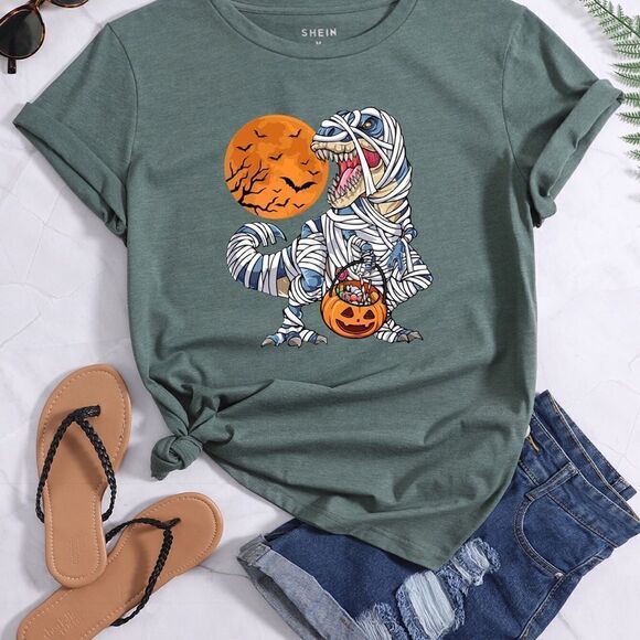 NWT Cute Halloween Themed T-Shirt - Picture 1 of 5